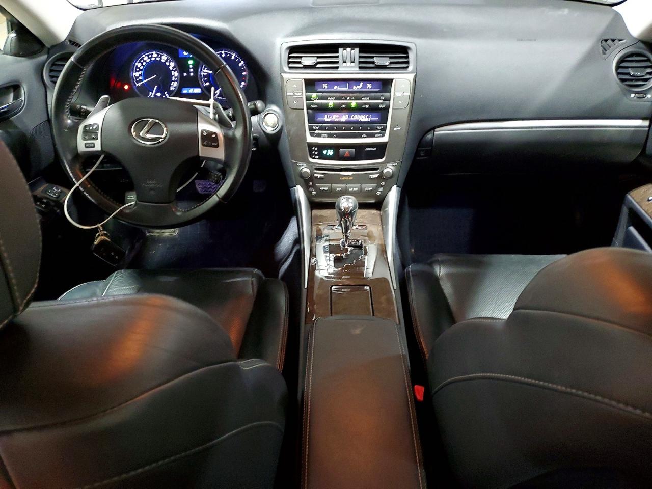2011 LEXUS IS photo 15