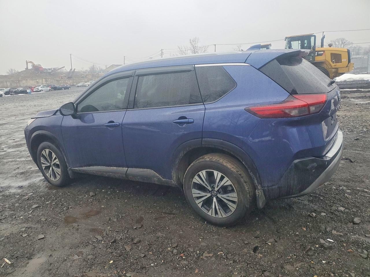 2021 NISSAN ROGUE SV photo 3