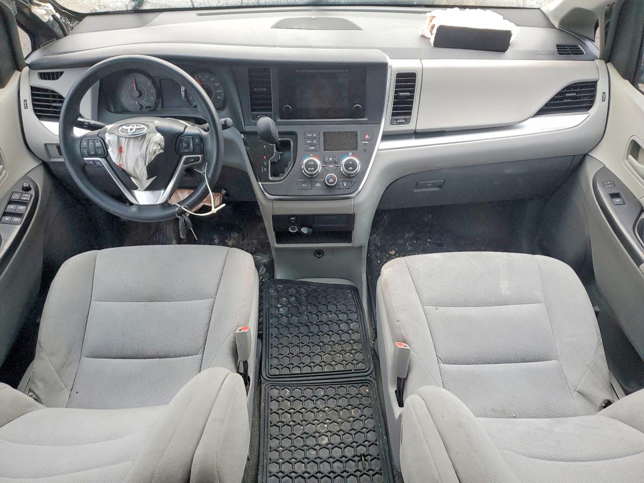 2015 TOYOTA SIENNA L 7-PASSENGER photo 8