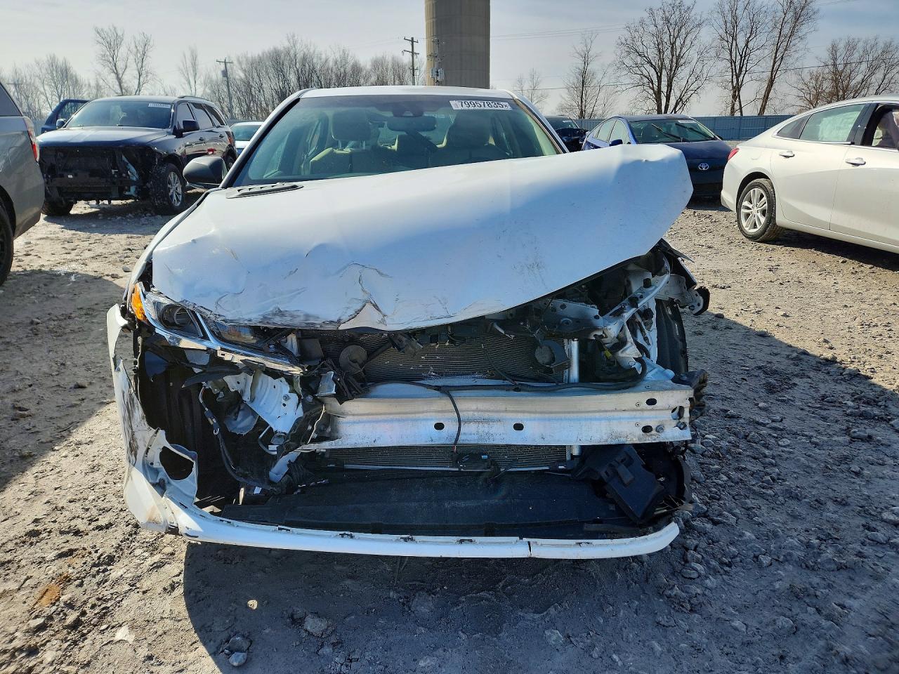 2018 TOYOTA CAMRY LE photo 5