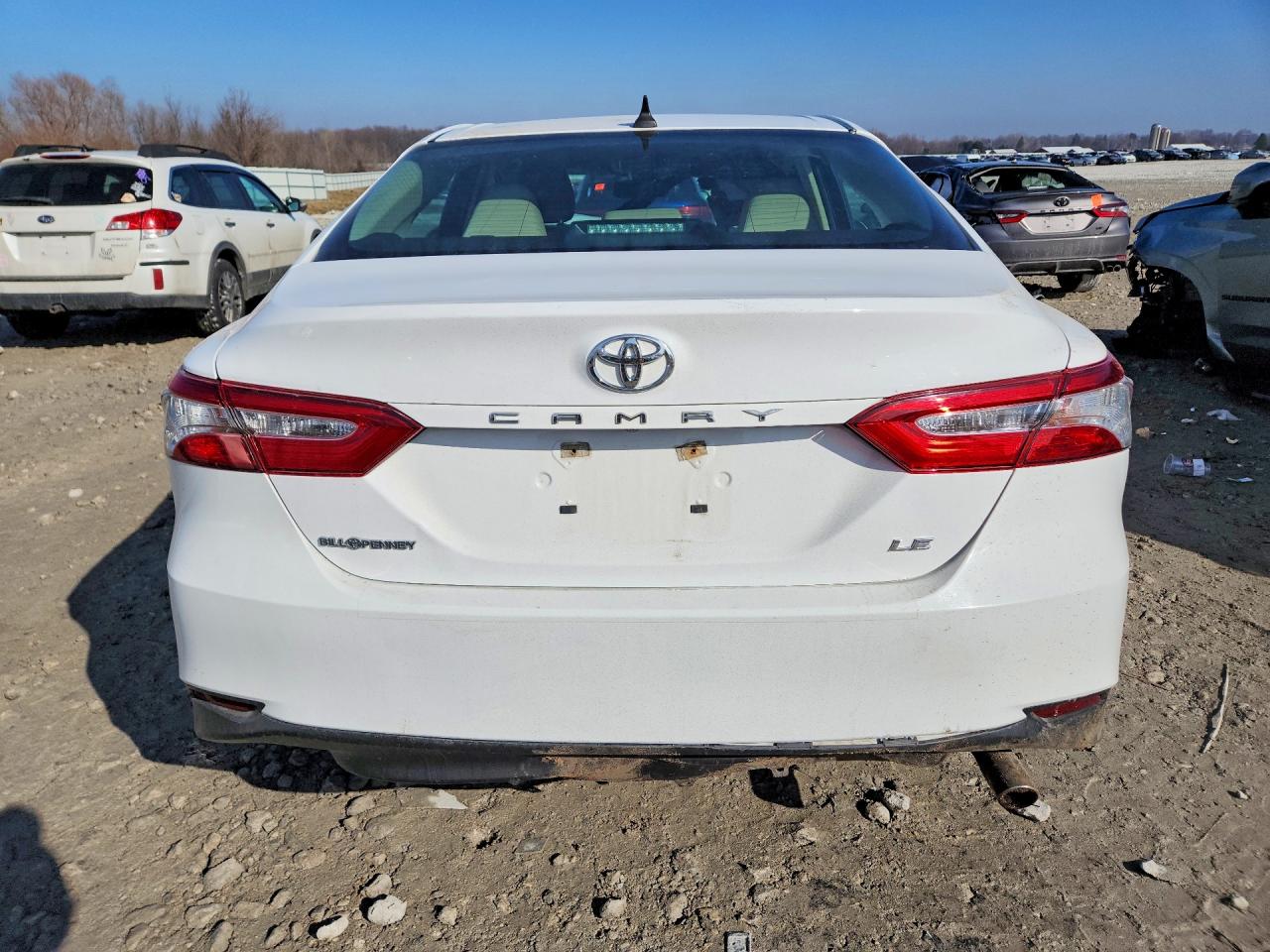 2018 TOYOTA CAMRY LE photo 6
