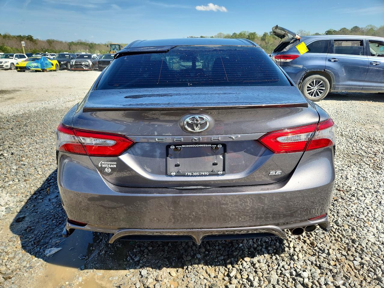 2018 TOYOTA CAMRY SE photo 11