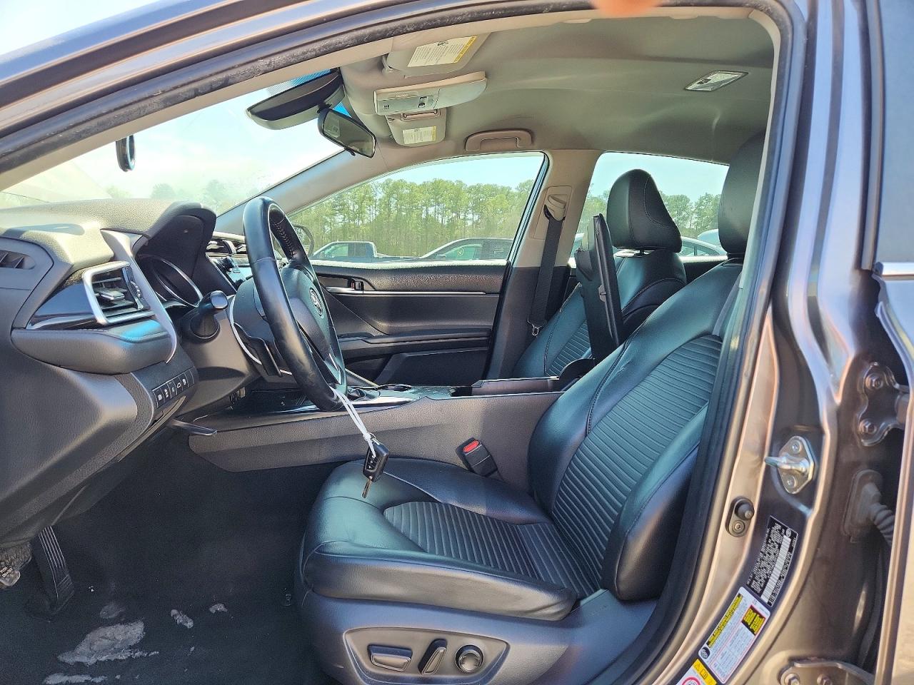 2018 TOYOTA CAMRY SE photo 13