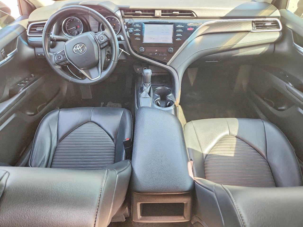 2018 TOYOTA CAMRY SE photo 15