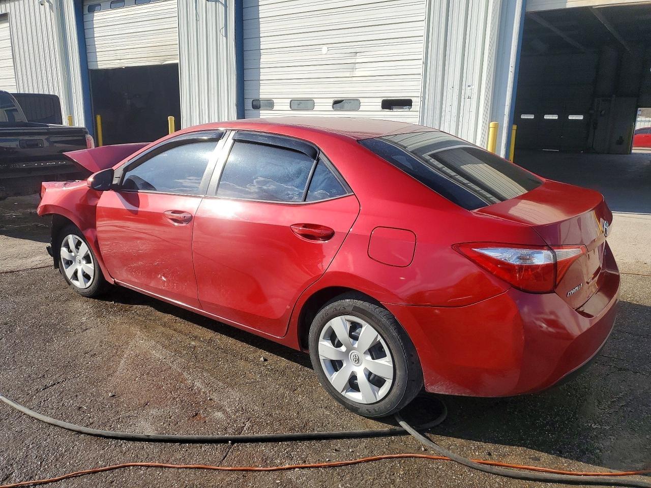 2015 TOYOTA COROLLA LE photo 2