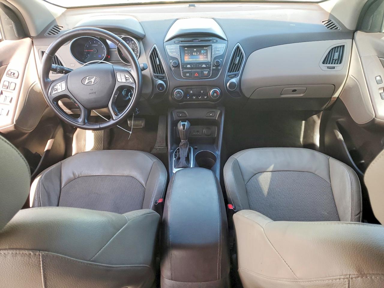 2015 HYUNDAI TUCSON SE photo 22