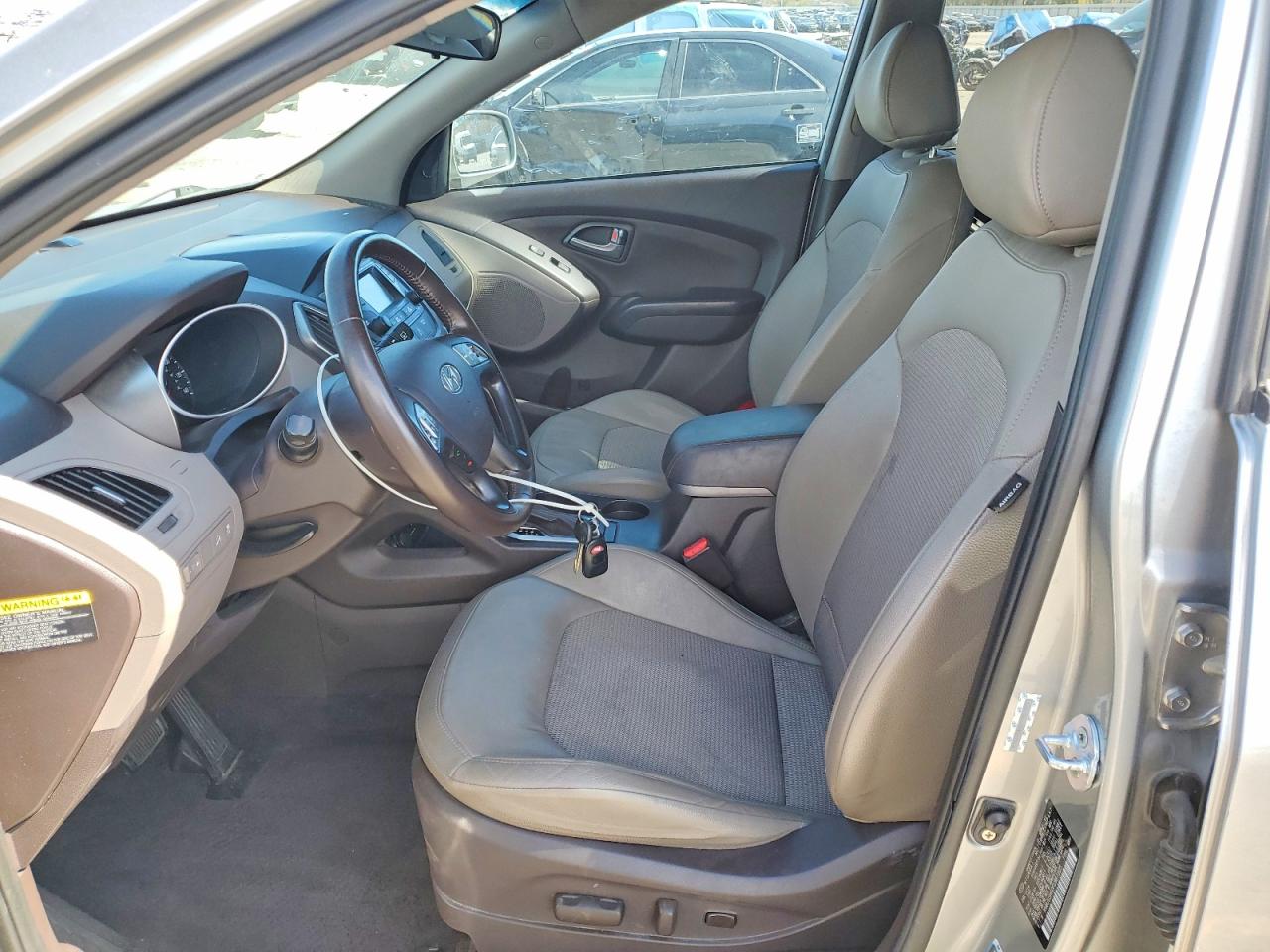 2015 HYUNDAI TUCSON SE photo 19