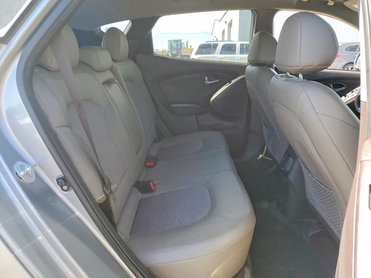 2015 HYUNDAI TUCSON SE photo 31