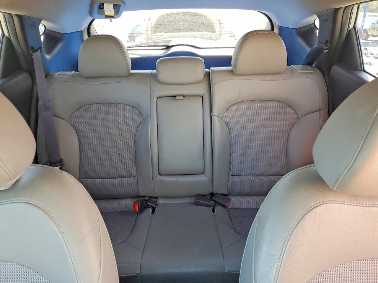 2015 HYUNDAI TUCSON SE photo 28