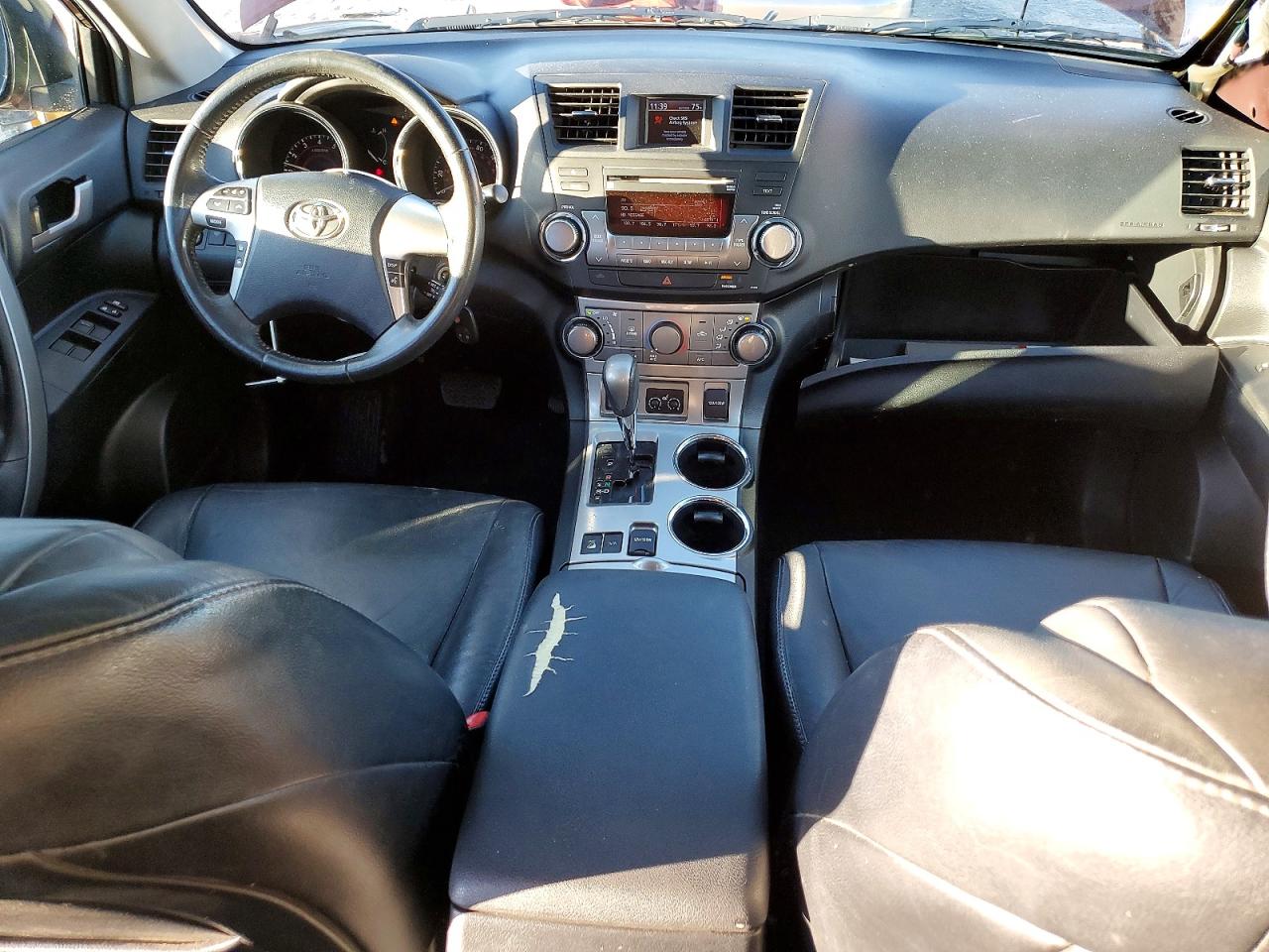 2012 TOYOTA HIGHLANDER SE photo 15