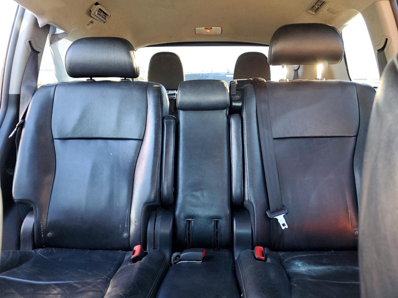 2012 TOYOTA HIGHLANDER SE photo 19