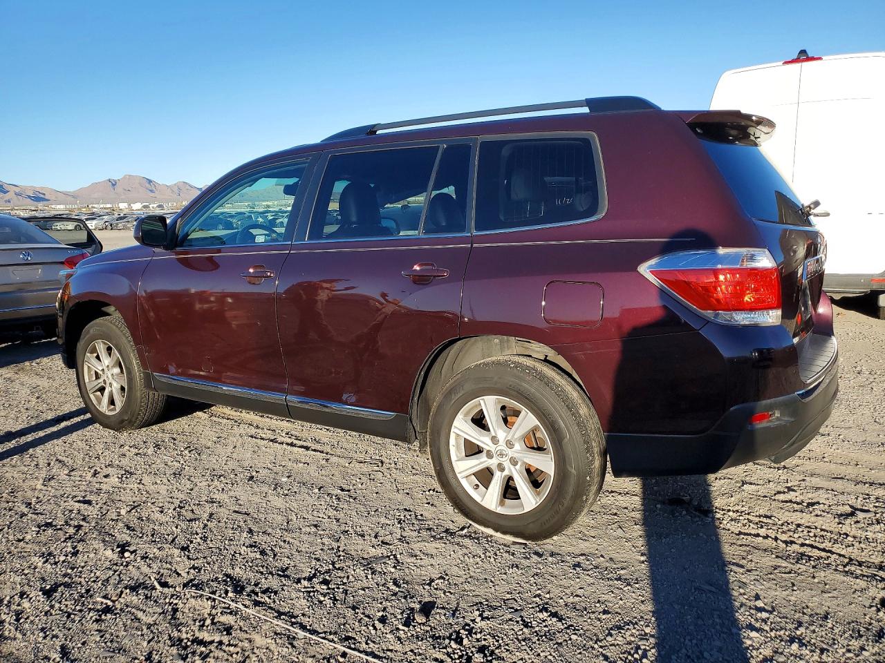 2012 TOYOTA HIGHLANDER SE photo 3