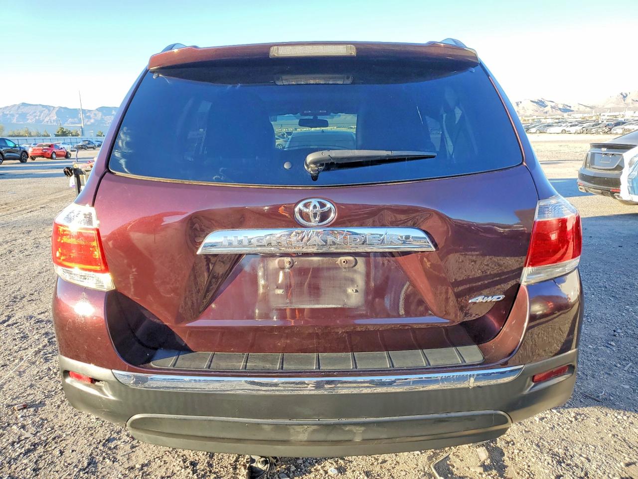2012 TOYOTA HIGHLANDER SE photo 11