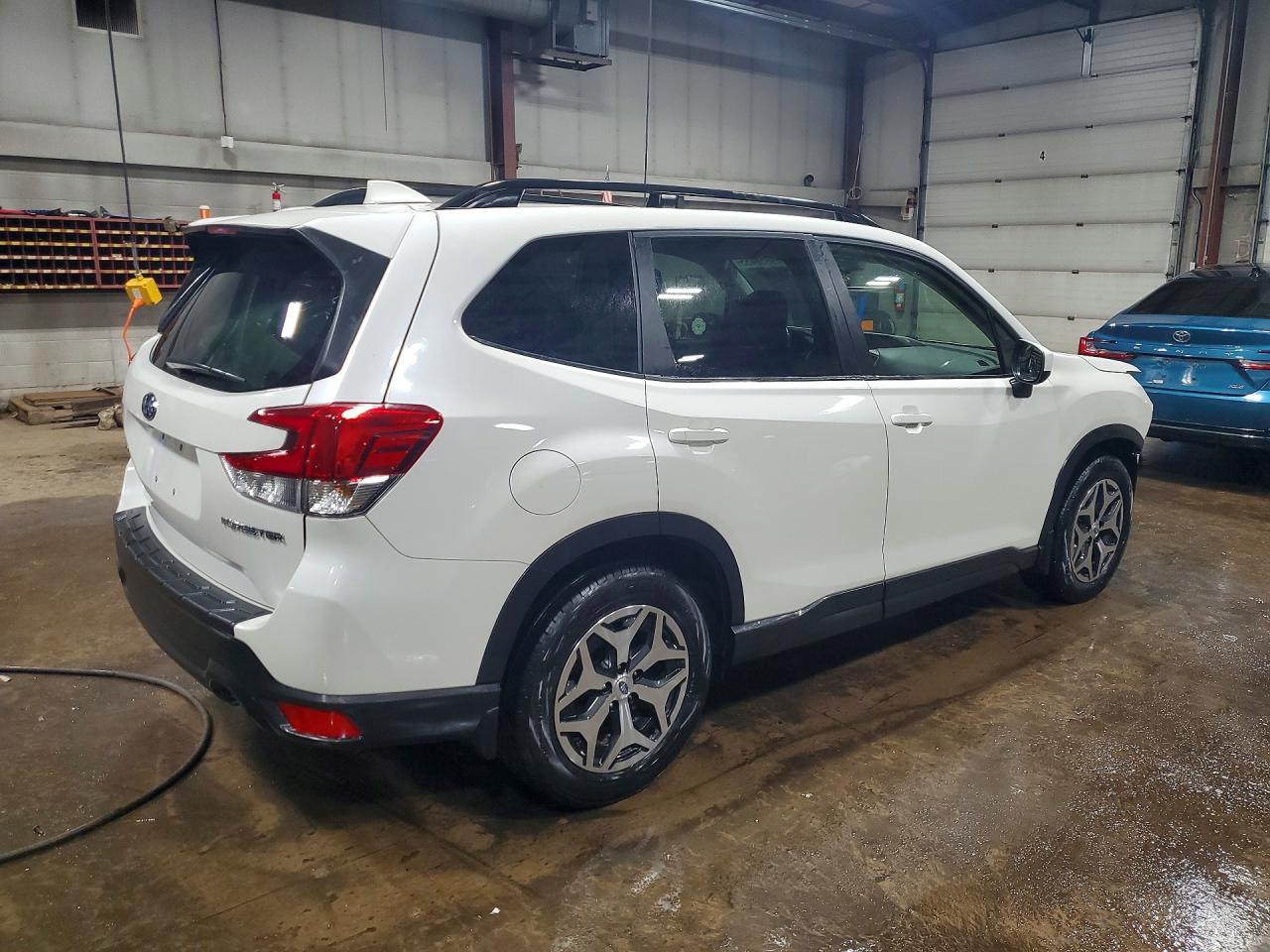 2020 SUBARU FORESTER PREMIUM photo 5