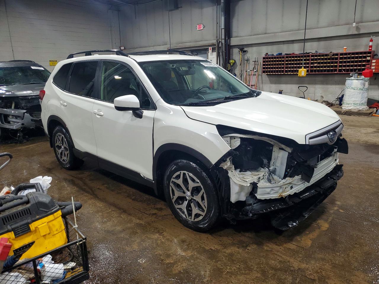 2020 SUBARU FORESTER PREMIUM photo 7