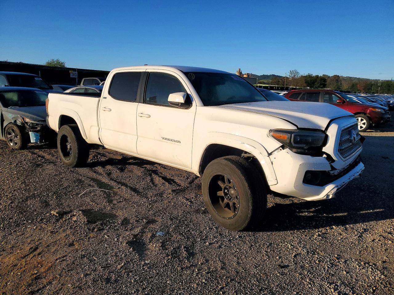 2017 TOYOTA TACOMA SR5 V6 photo 10