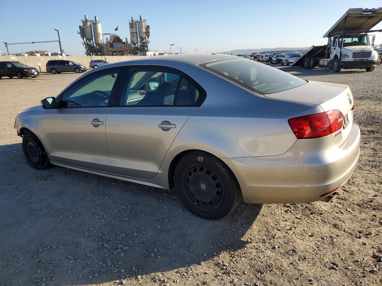 2012 VOLKSWAGEN JETTA SE photo 2