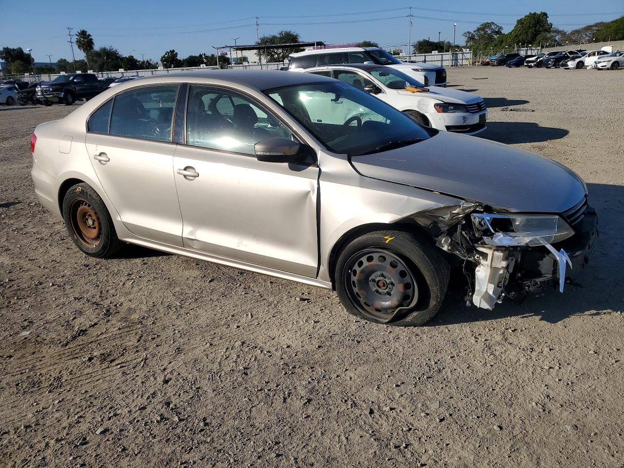 2012 VOLKSWAGEN JETTA SE photo 4