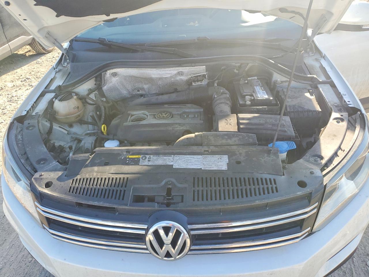2016 VOLKSWAGEN TIGUAN S photo 23