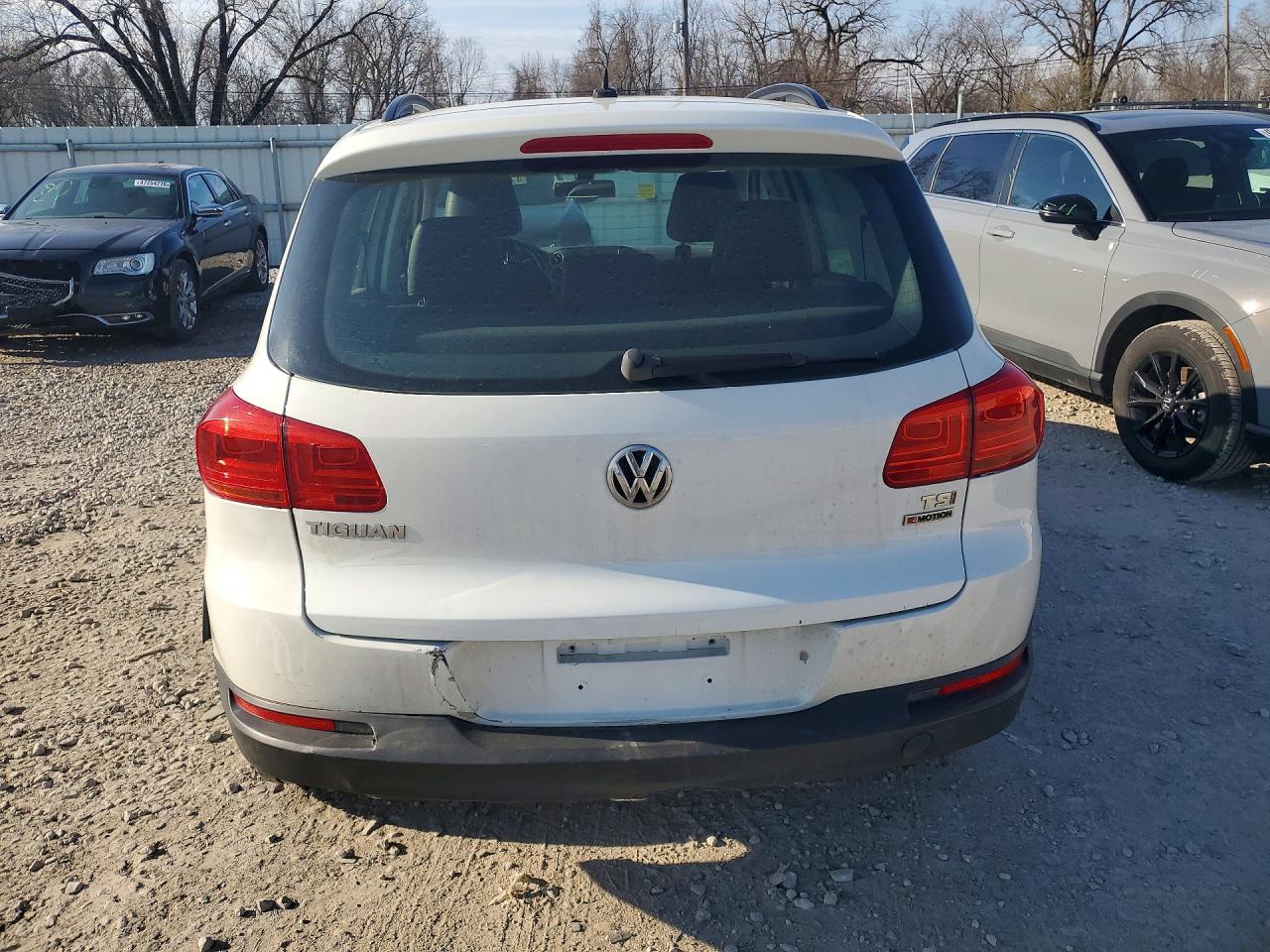 2016 VOLKSWAGEN TIGUAN S photo 11