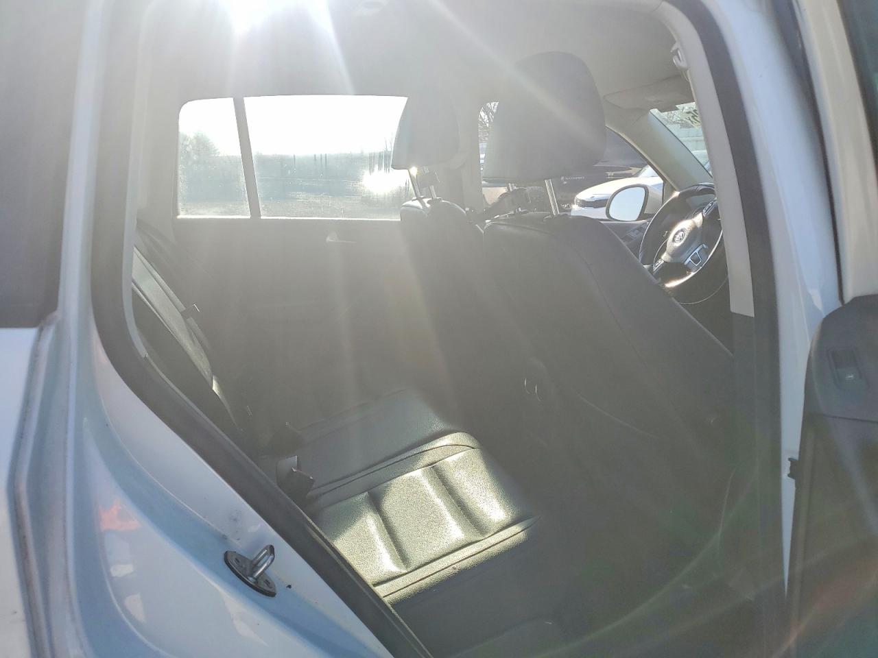 2016 VOLKSWAGEN TIGUAN S photo 21
