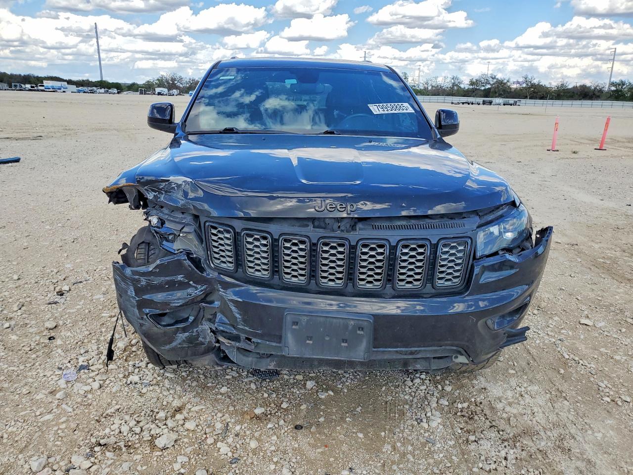 2018 JEEP GRAND CHEROKEE LAREDO photo 9