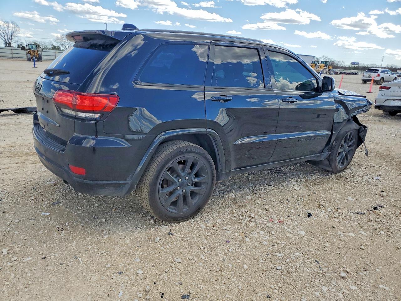 2018 JEEP GRAND CHEROKEE LAREDO photo 5