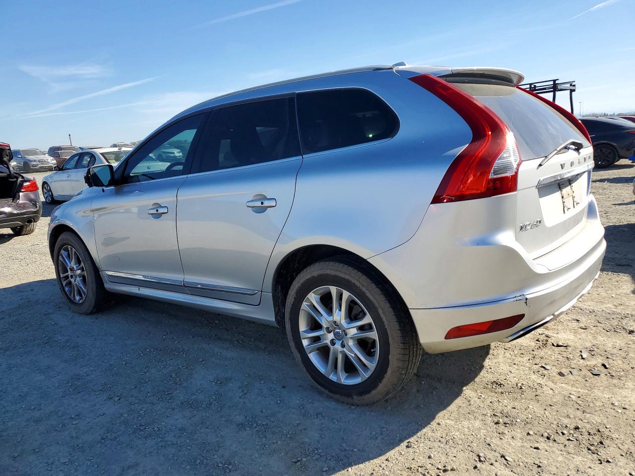 2015 VOLVO XC60 T5 PREMIER photo 3