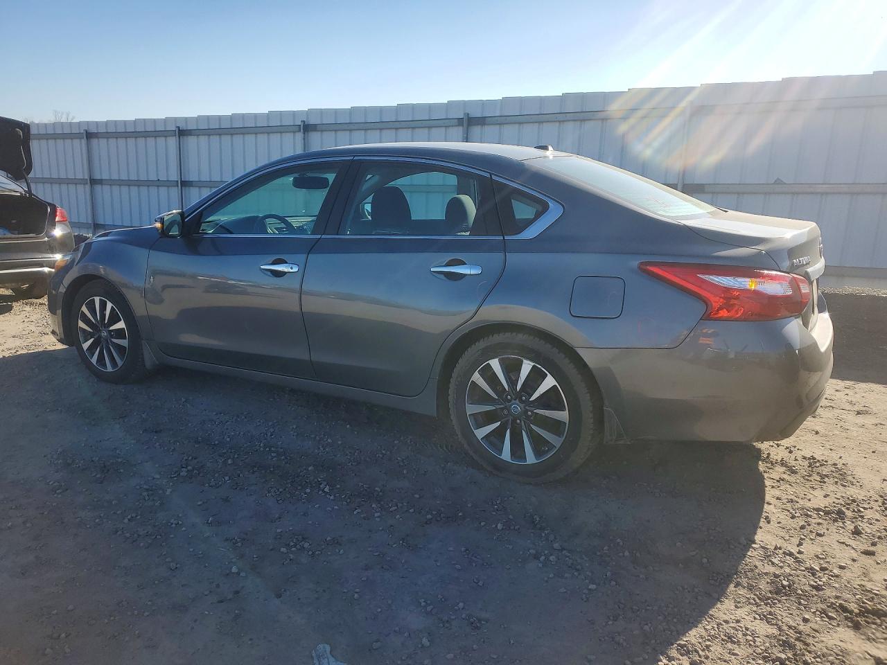 2017 NISSAN ALTIMA 2.5 SV photo 4