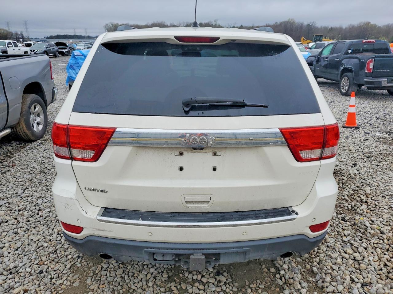 2011 JEEP GRAND CHEROKEE photo 6