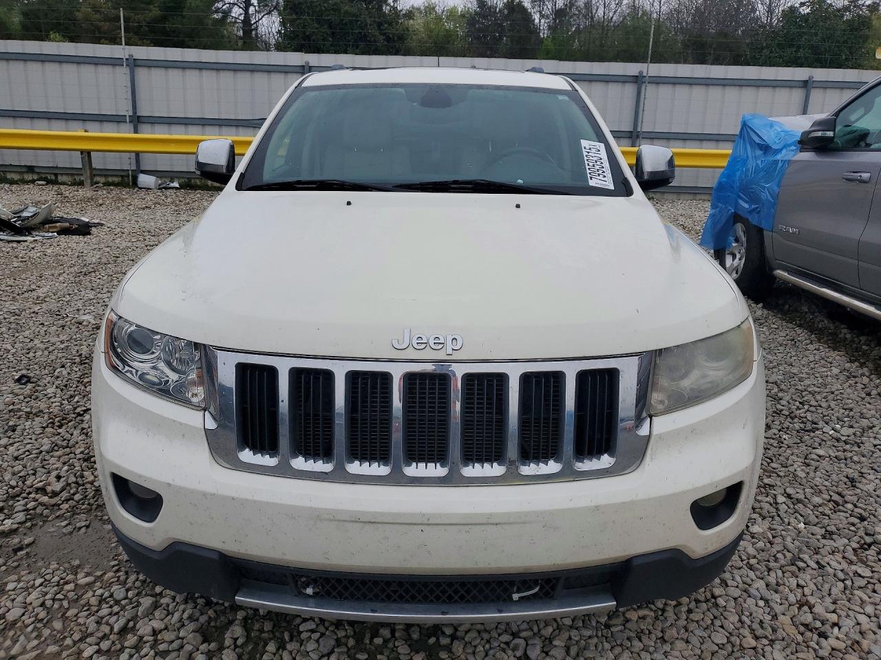 2011 JEEP GRAND CHEROKEE photo 5