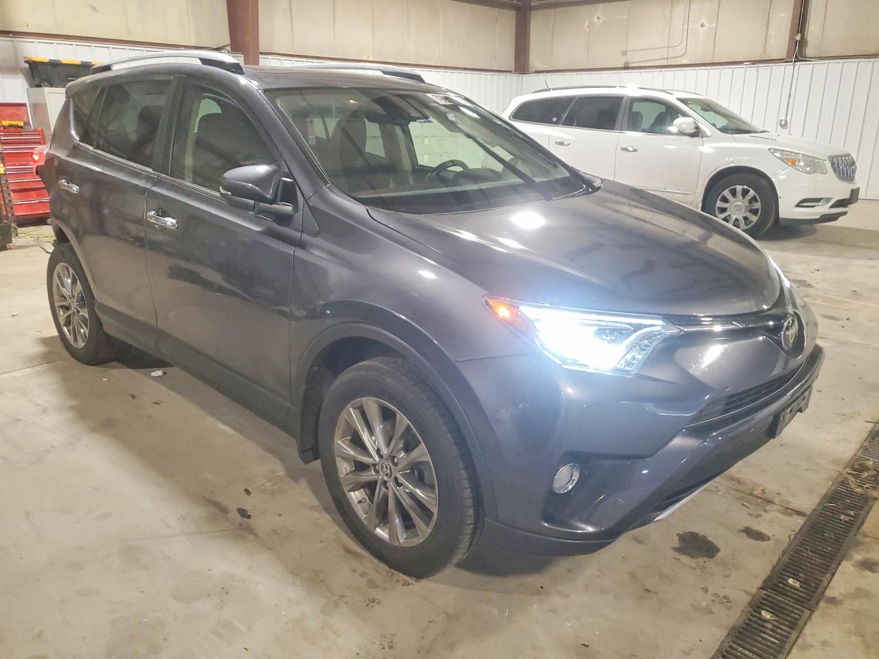 2017 TOYOTA RAV4 LIMITED photo 7