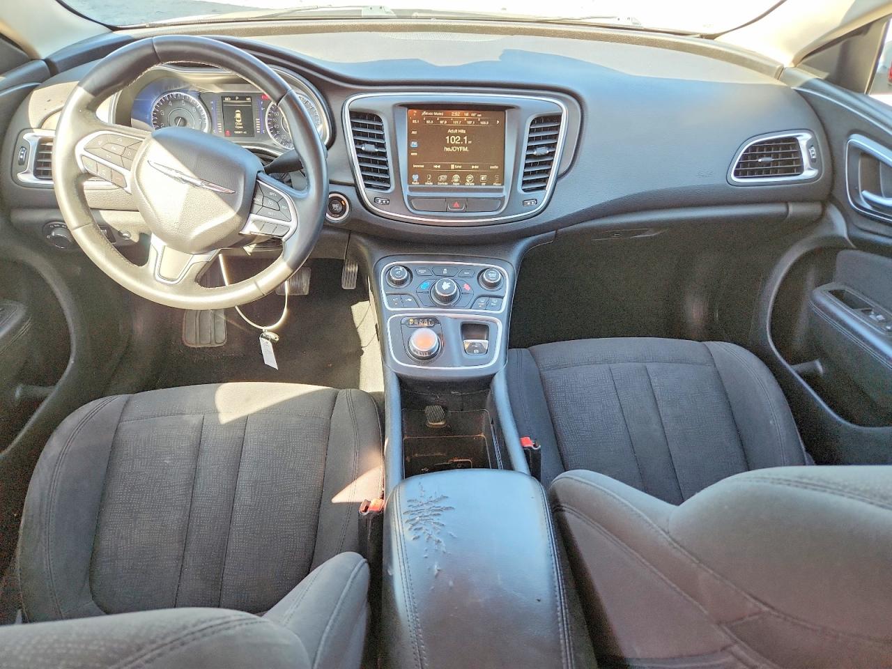 2016 CHRYSLER 200 LIMITED photo 8