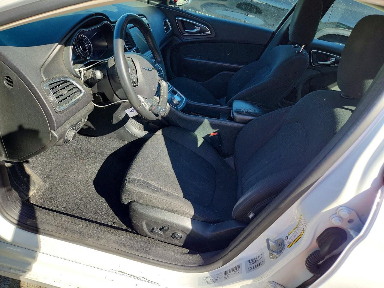 2016 CHRYSLER 200 LIMITED photo 7