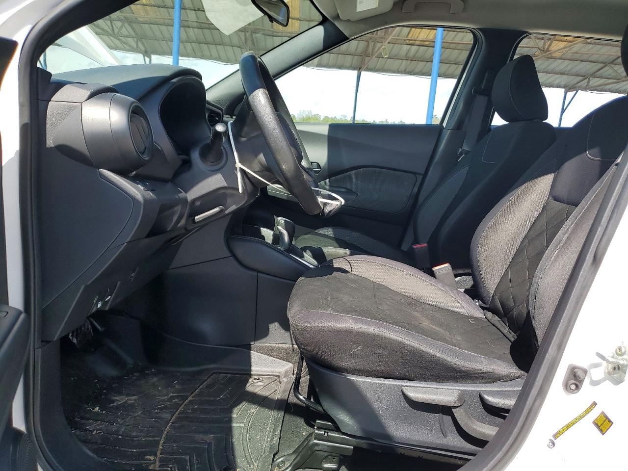 2019 NISSAN KICKS S photo 13