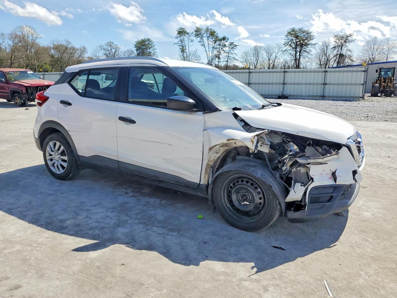 2019 NISSAN KICKS S photo 7