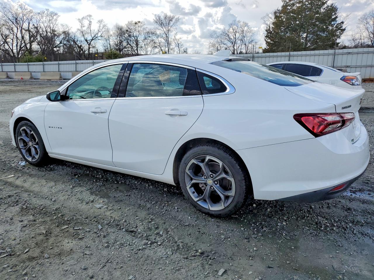 2021 CHEVROLET MALIBU LT photo 3