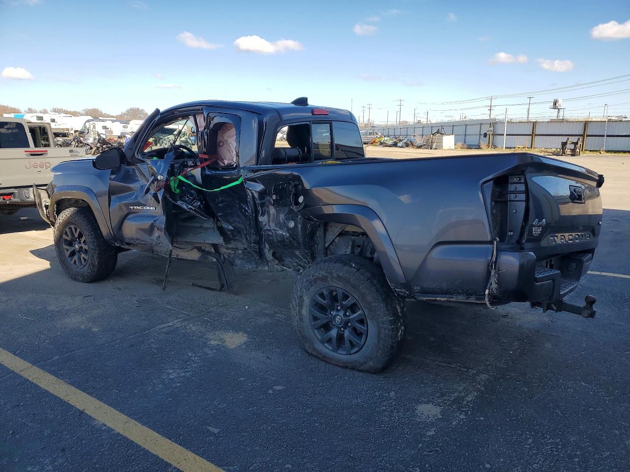 2022 TOYOTA TACOMA SR5 V6 photo 3
