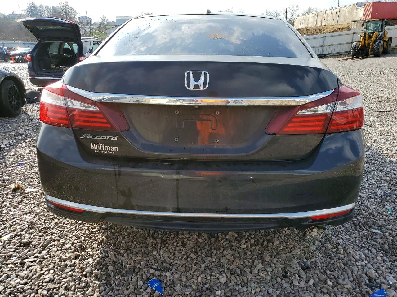 2016 HONDA ACCORD photo 16