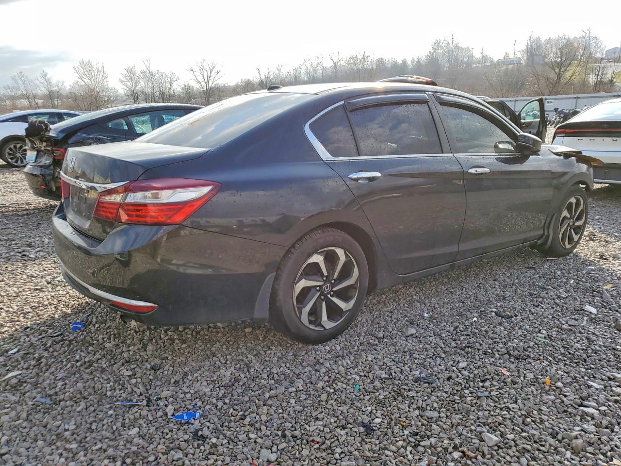 2016 HONDA ACCORD photo 7