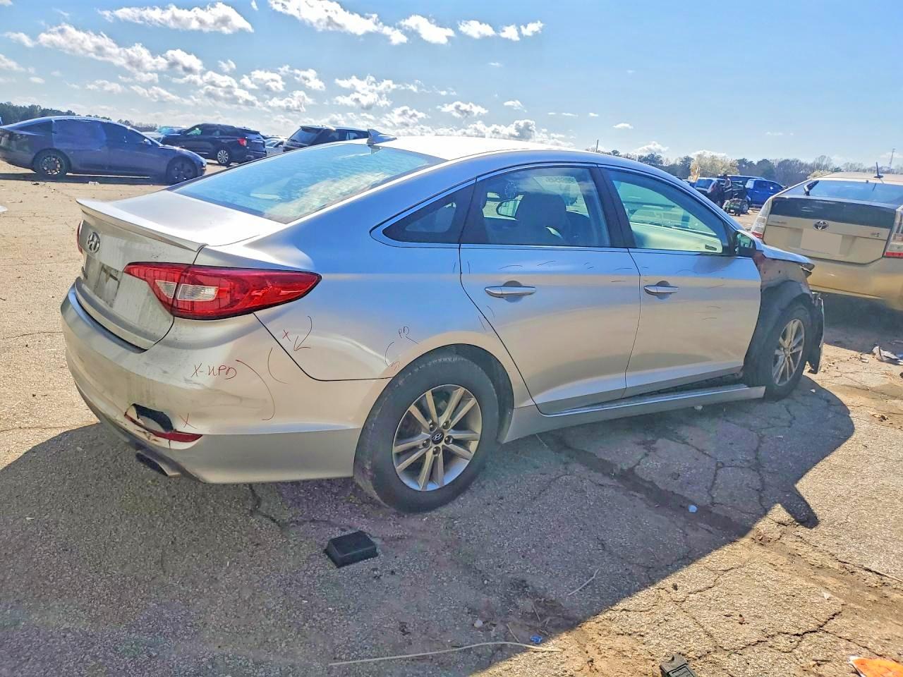 2015 HYUNDAI SONATA SE photo 5
