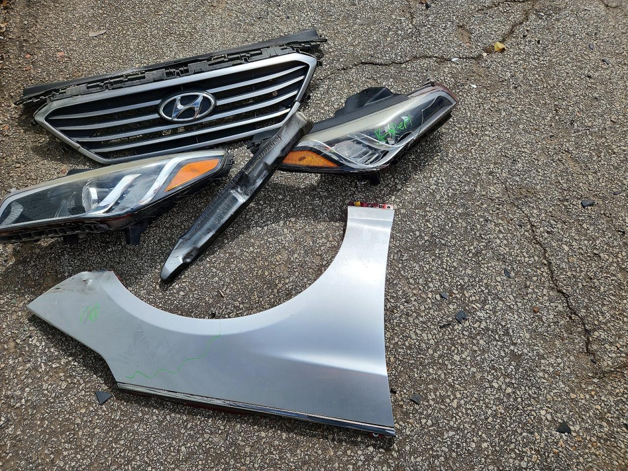 2015 HYUNDAI SONATA SE photo 23