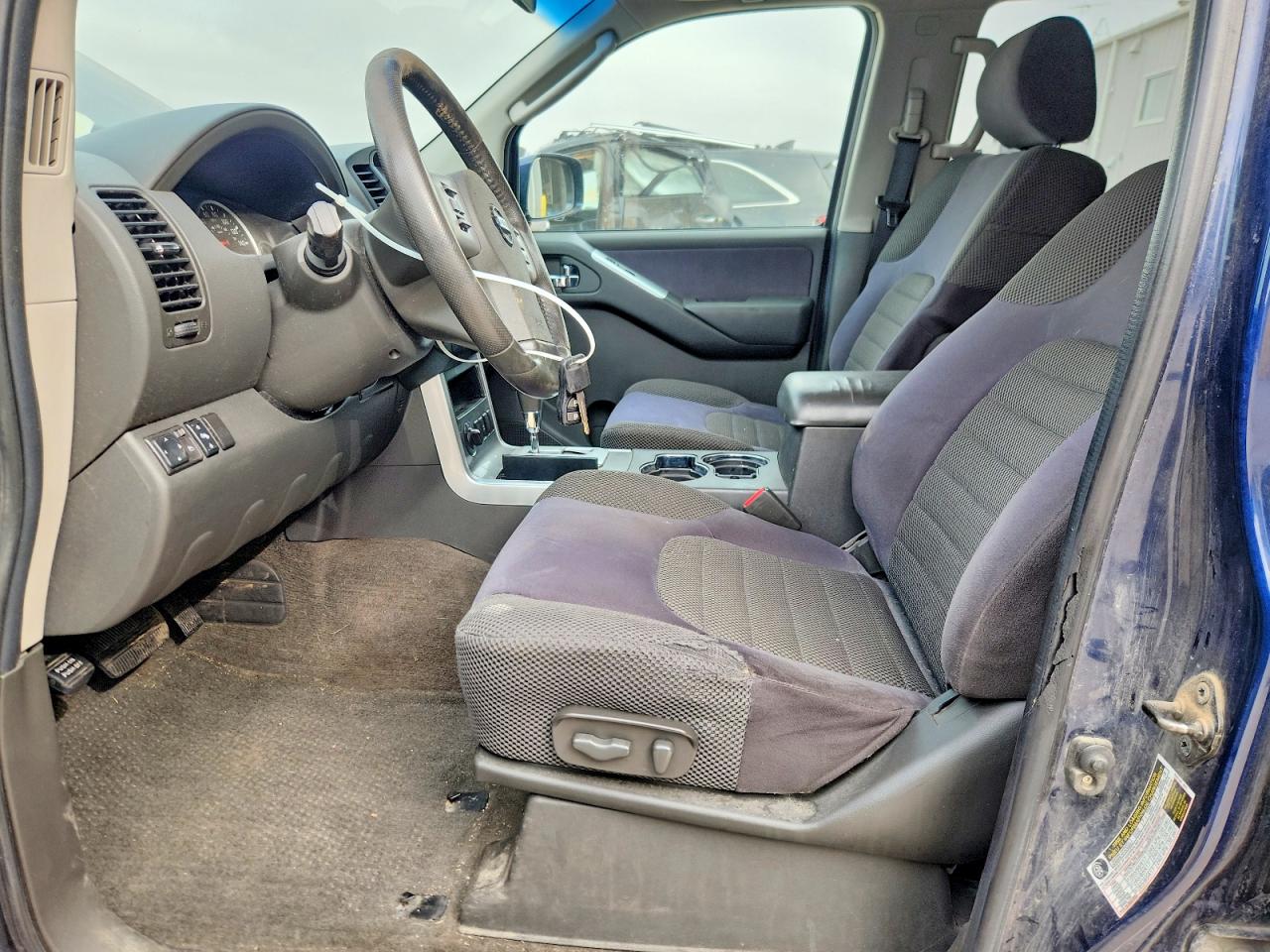 2009 NISSAN PATHFINDER S photo 13