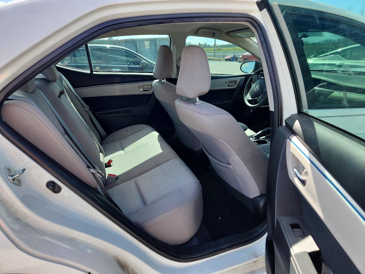 2016 TOYOTA COROLLA LE photo 10