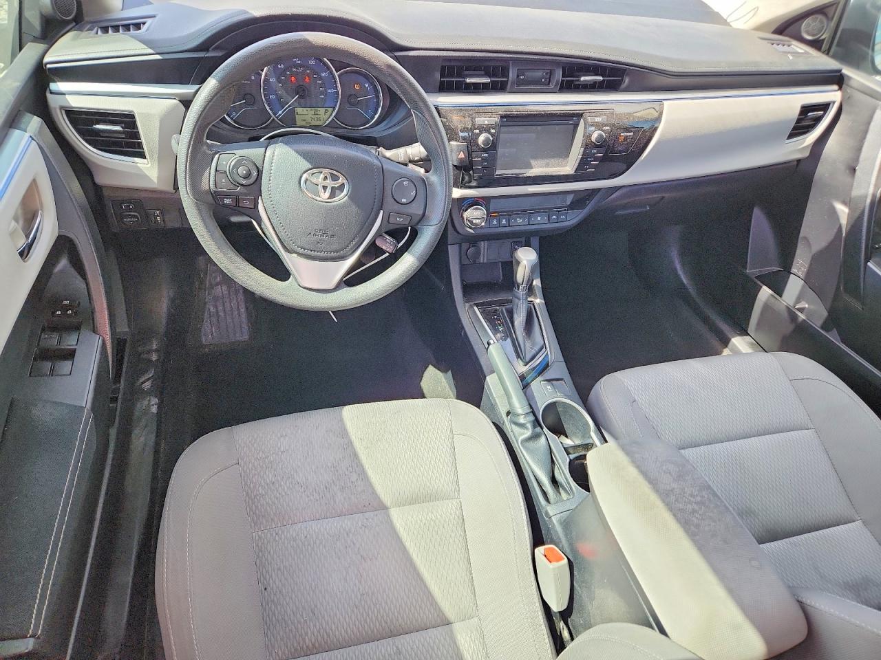 2016 TOYOTA COROLLA LE photo 8