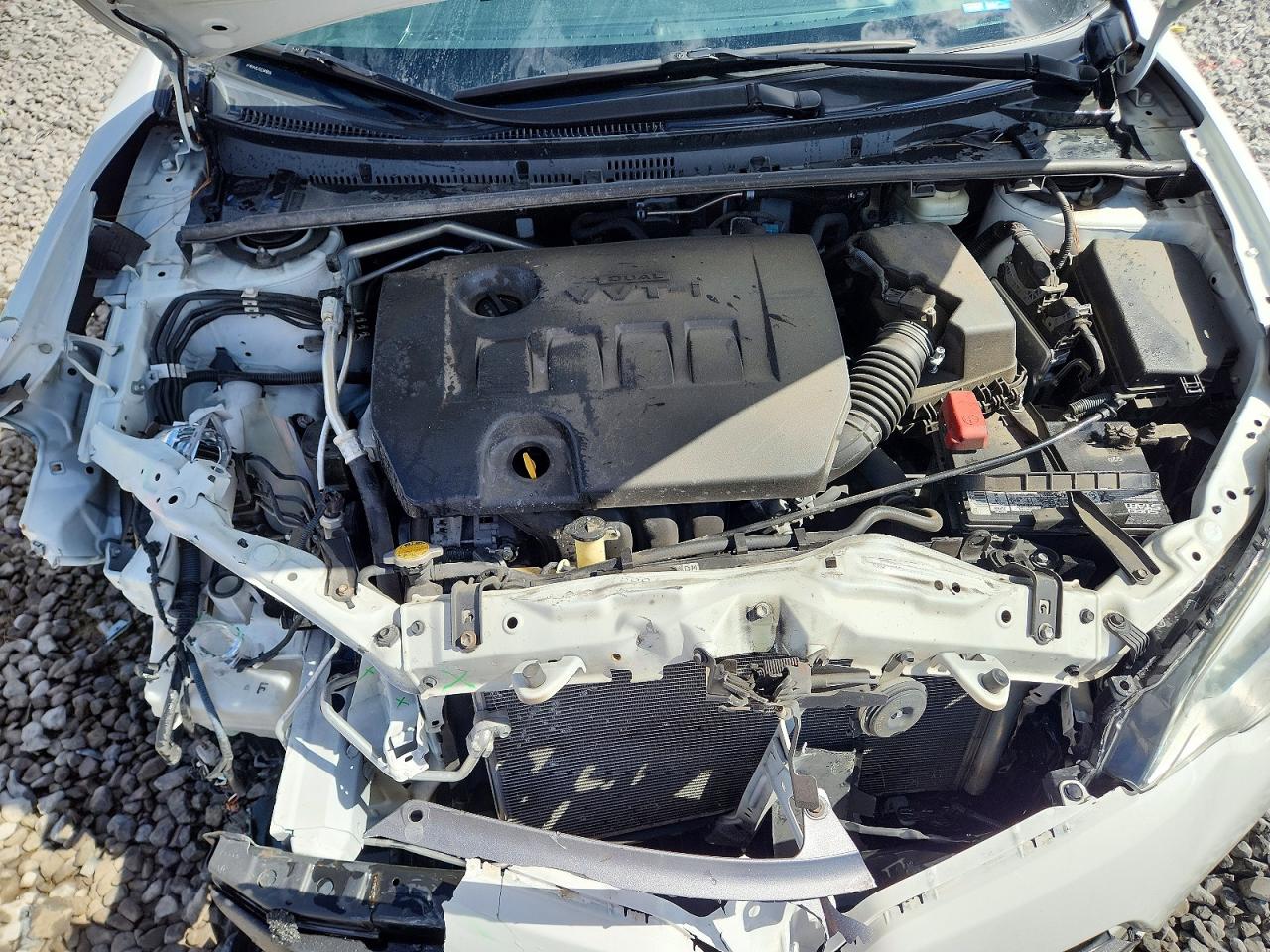 2016 TOYOTA COROLLA LE photo 11