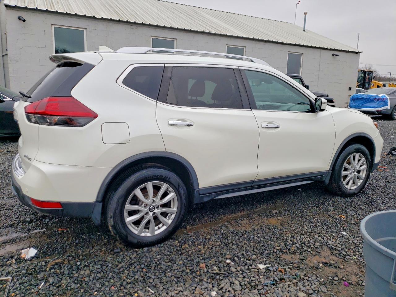 2019 NISSAN ROGUE SV photo 7