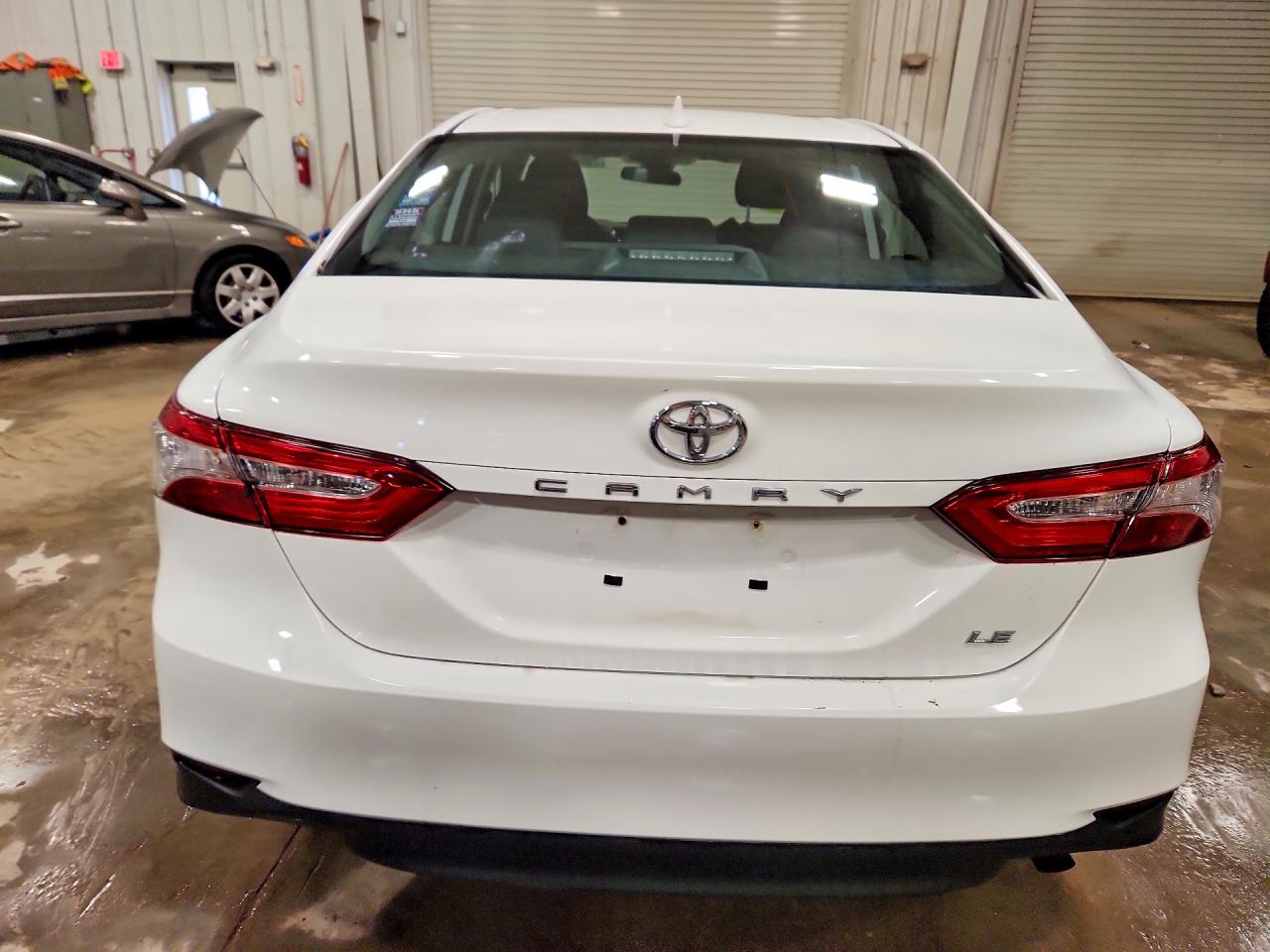 2019 TOYOTA CAMRY LE photo 6