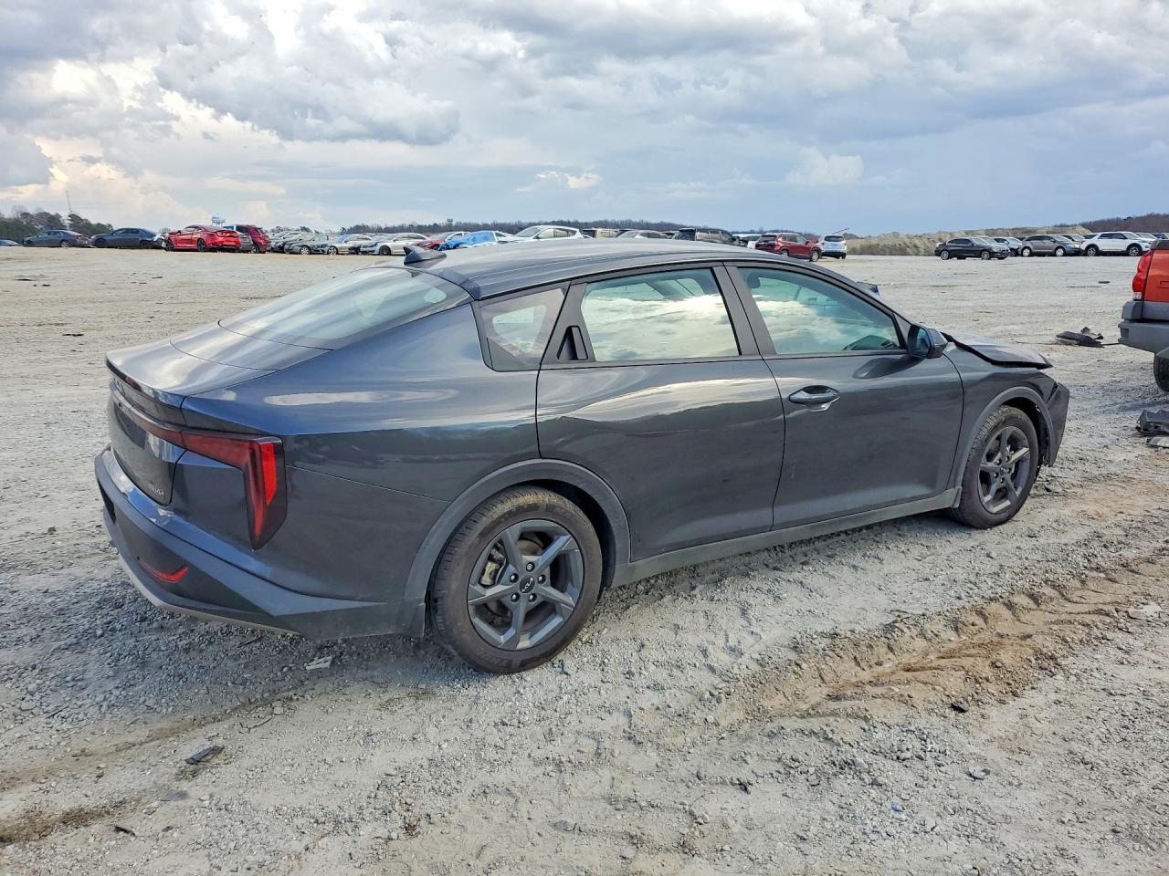 2025 KIA K4 LXS photo 3