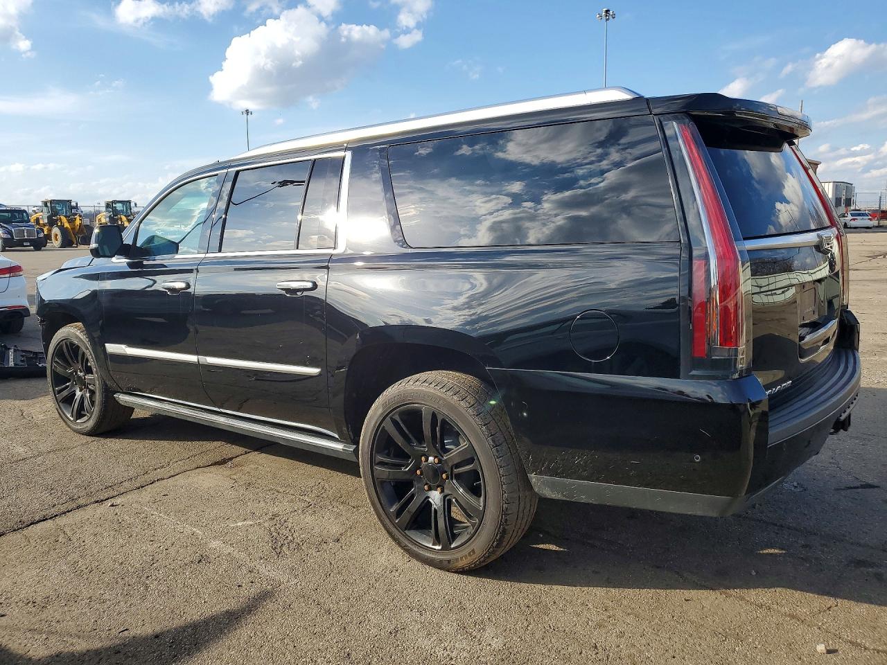 2019 CADILLAC ESCALADE ESV PREMIUM LUXURY photo 2